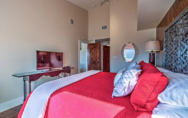 Heart of Asheville - 4 Br Home