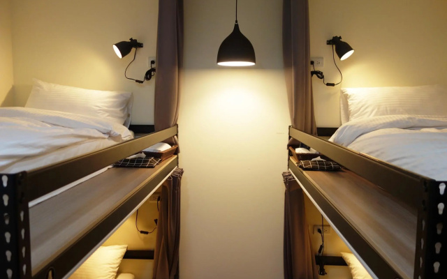 Douzi Hotel Taoyuan Airport Metro THSR A17