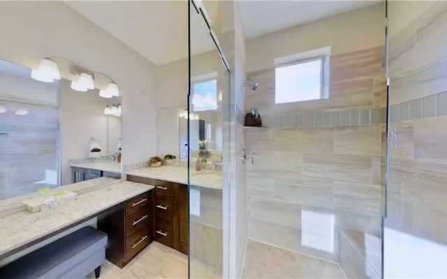 Entrada 673 - 4 Br townhouse by RedAwning