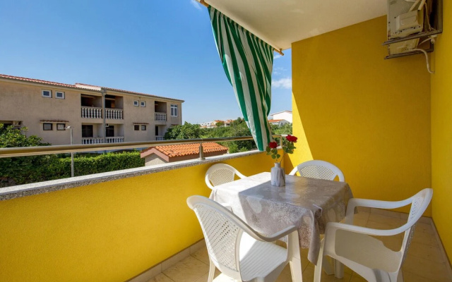 Beautiful Apartment in Povljana With Wifi and 2 Bedrooms