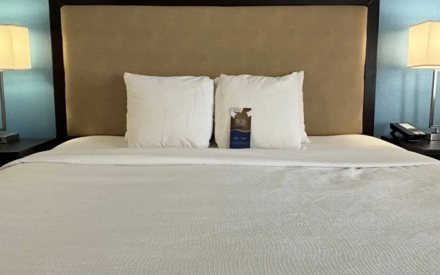 Baymont Inn & Suites Litchfield