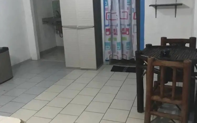 Apartment 5 With Aircon,1 Bathroom and 1 Bedroom