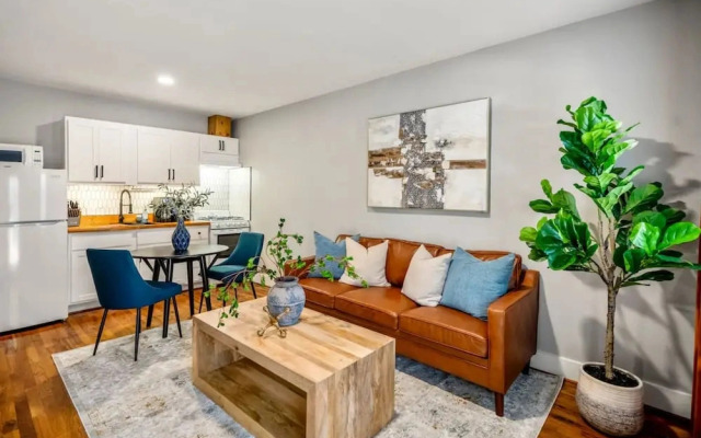 Stylish Studio Near Downtown Attractions