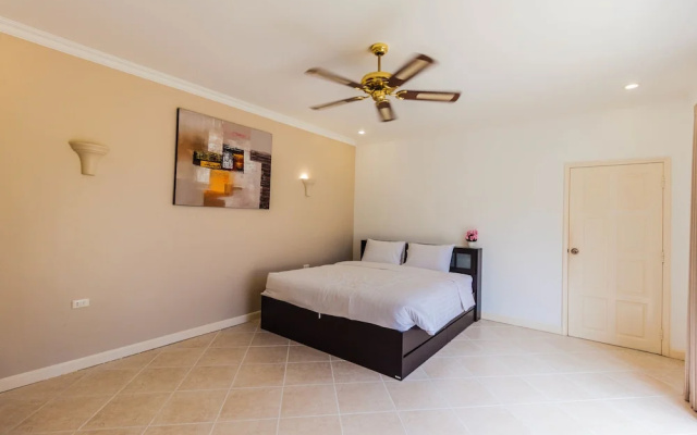 Majestic Pool Villa by Pattaya Sunny Rentals