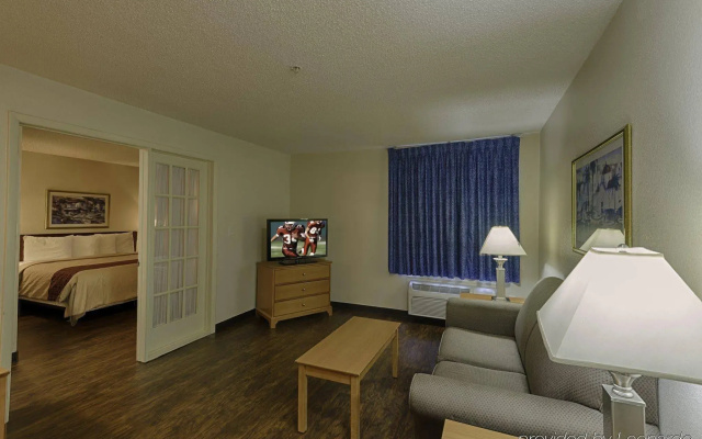 Red Roof Inn & Suites Savannah Airport