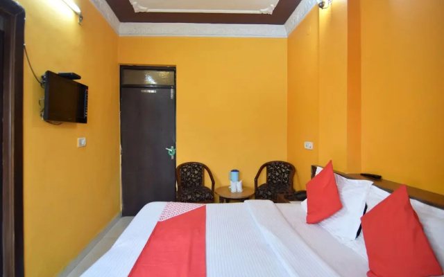 OYO 11637 Hotel Novelty