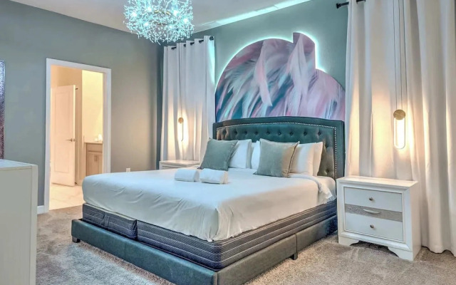 Family-friendly House With Private Pool & Game Room