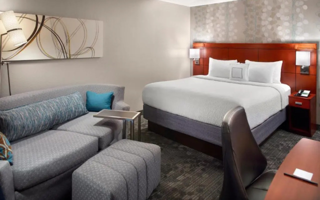 Courtyard by Marriott Fayetteville