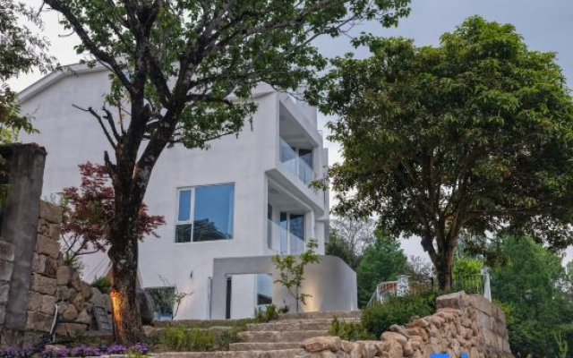 The Arbor House (Tiantai Tongbai Palace)