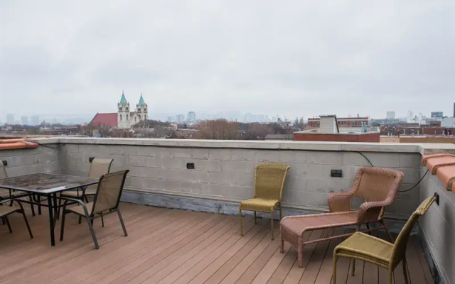 Penthouse 3BR in Lincoln Park by Sonder