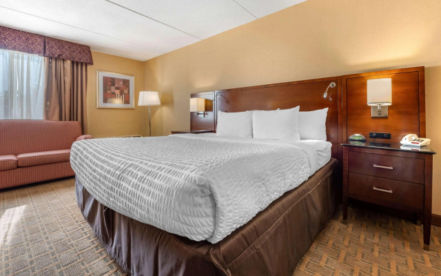 Clarion Hotel Conference Center on Lake Erie