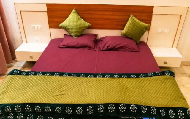 Luxury Villa Aerocity - Stay Royal BNB