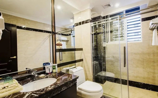 Mianyang Jinshang Century Hotel (Jiuzhou Sports Complex Science City Exhibition Center)