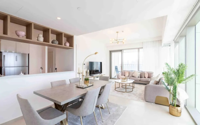 Regal 3BR Maid w Burj Khalifa View Balcony