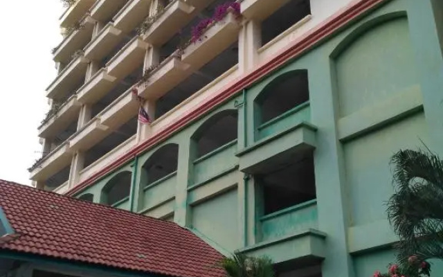 Lumut Apartment