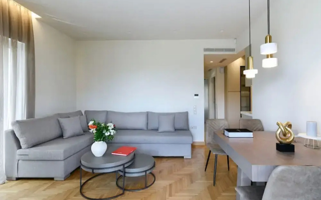 Zana s Cozy Apartment at Glifada