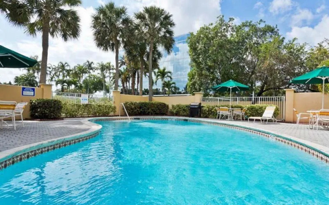 La Quinta Inn & Suites Miami Lakes