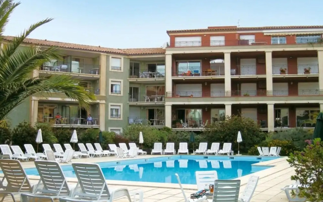 Apartment for 8 by the Beach