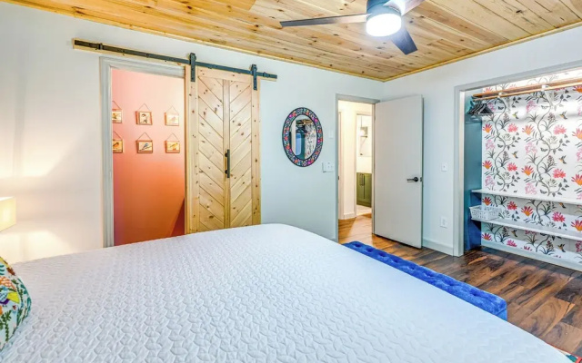 Renovated Franklin Home w/ Mountain-view Deck!