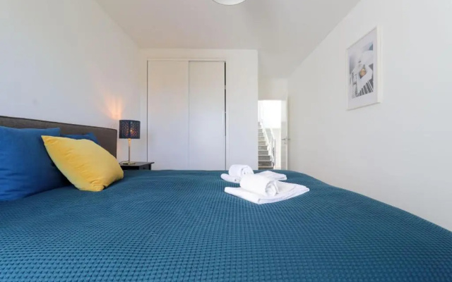 LovelyStay - Divine 3BDR Duplex House w/ Pool & Garden