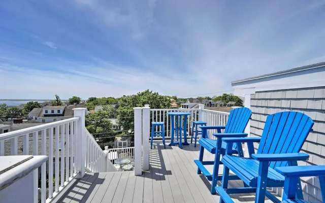 'captain's Quarters' Updated Provincetown Apt