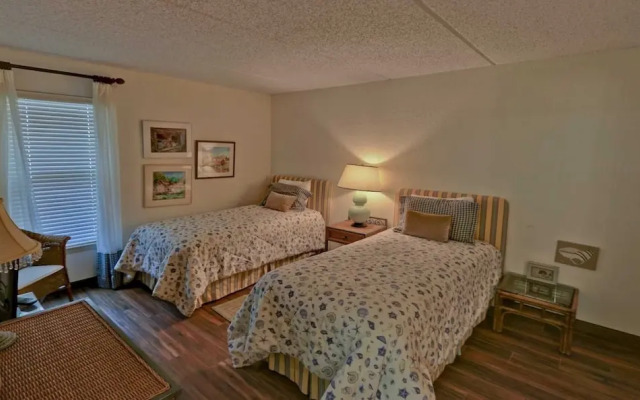 Embassy 202 2 Bedroom Condo by Redawning