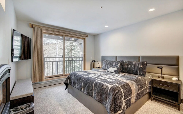 3br Slopeside Beaver Creek Ski-in, Sleeps 10 3 Bedroom Townhouse by RedAwning