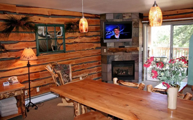Fawn Valley Inn: 300