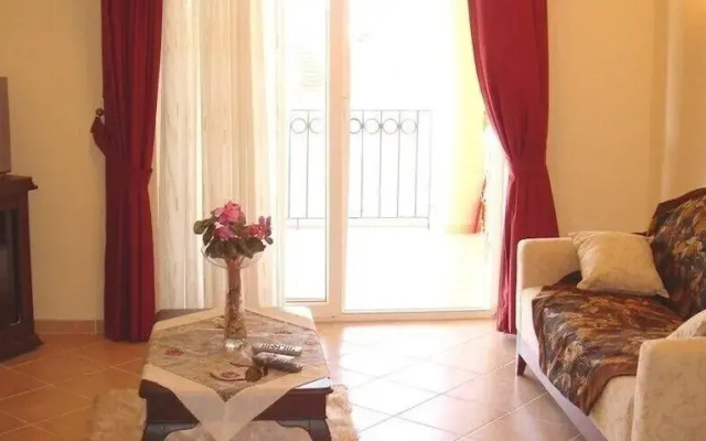 Villa PN15 by JoyLettings