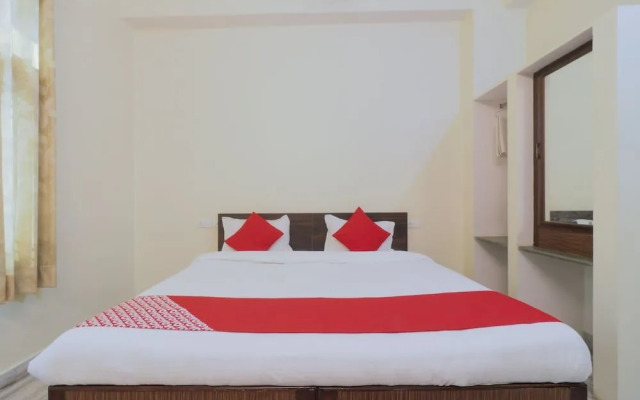 OYO 24535 Hotel Payas