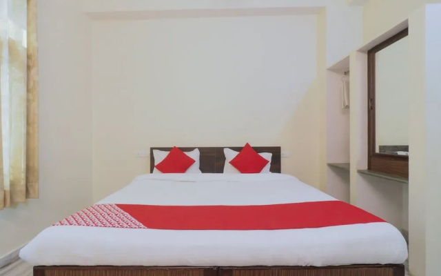 OYO 24535 Hotel Payas