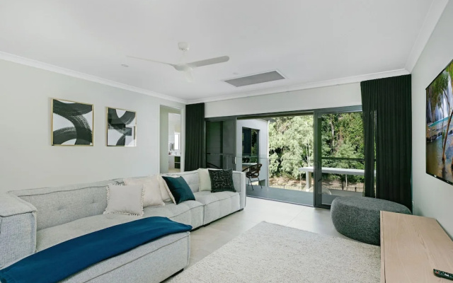 Esprit 11 Palm Cove