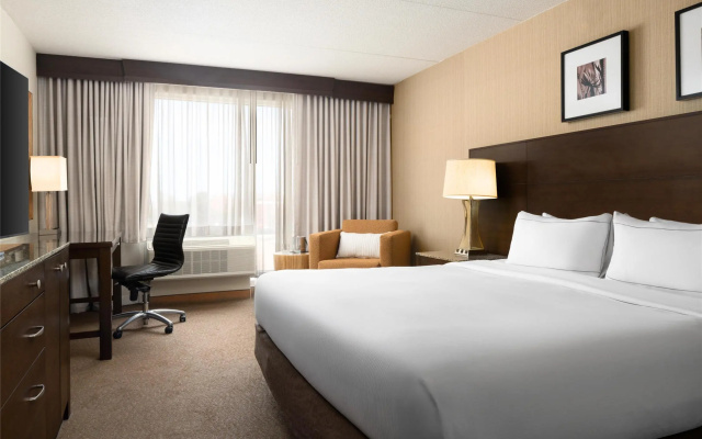 DoubleTree by Hilton Hotel Boston Bayside