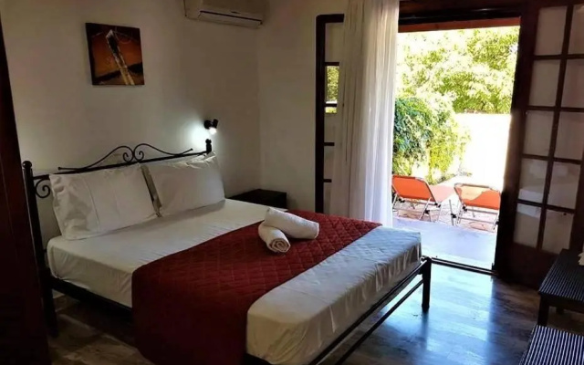 Amalia Cottages