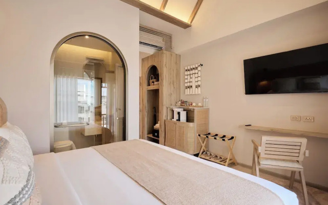 PE-LA Thapae Boutique Hotel