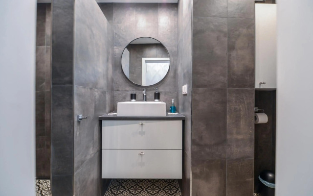 66 Apartment - Stylish Two Bedroom in Lozenets District
