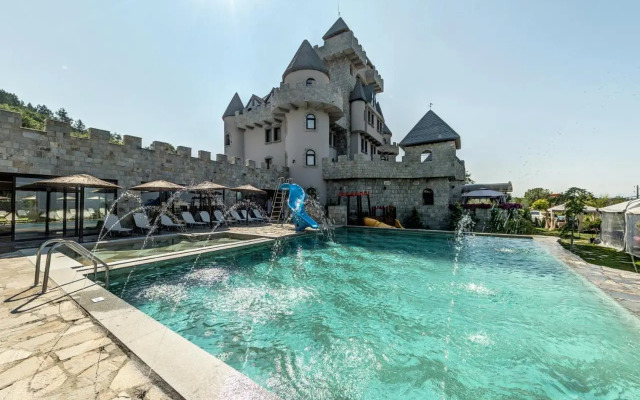 Royal Valentina Castle