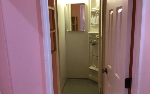 The LANAI HOSTEL