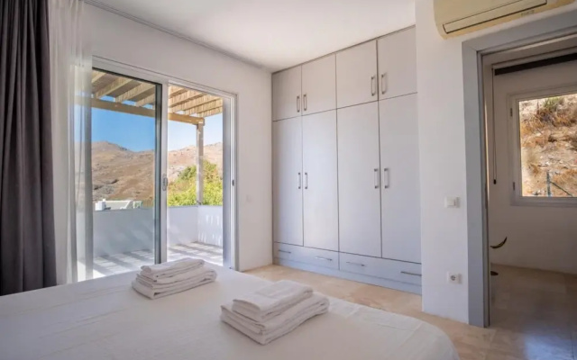 Refreshing House With Shared Pool in Gumusluk
