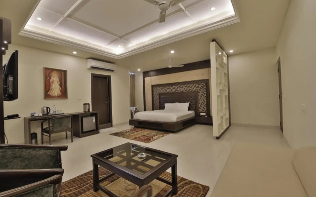 Hotel Grand Safari