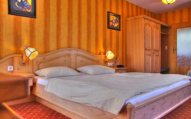 Hotel & Gasthof Zur Linde