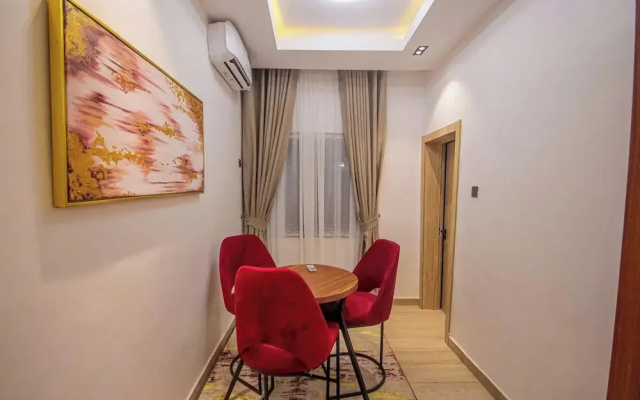 Benin City Blissful Apartment - Cozy 2BR Retreat