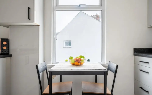 96 Caerleon Road Apartment C