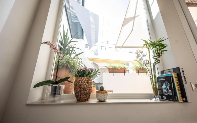 Cosy Apartment with Terrace in the Centre of Seville