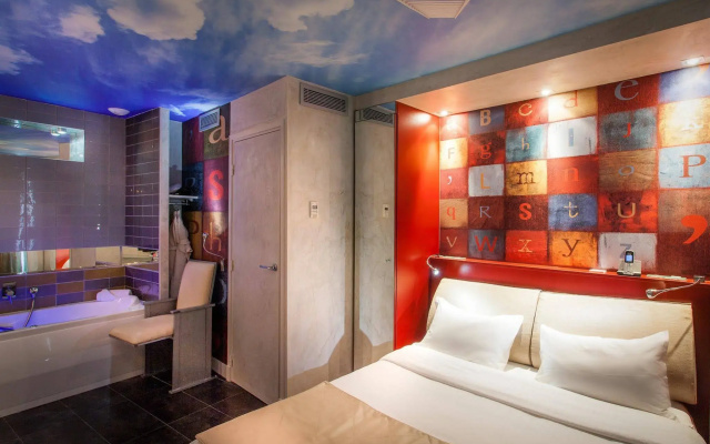 Apostrophe Hotel