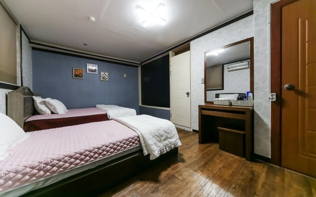 Rose Motel