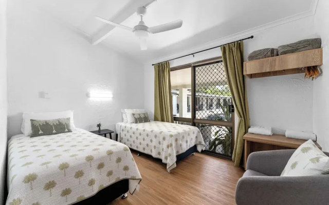 Kinka Palms Motel