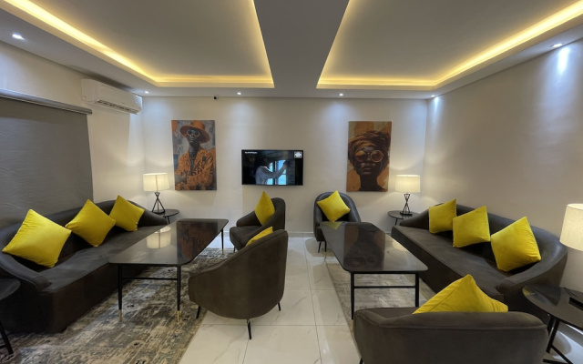 Ringruby Hotel Oladipo Bateye