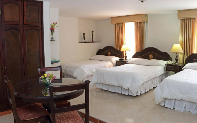 Hotel Plaza Versalles
