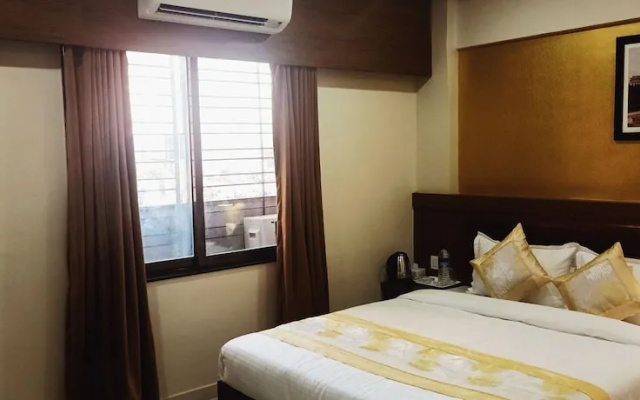 Deluxe Inn